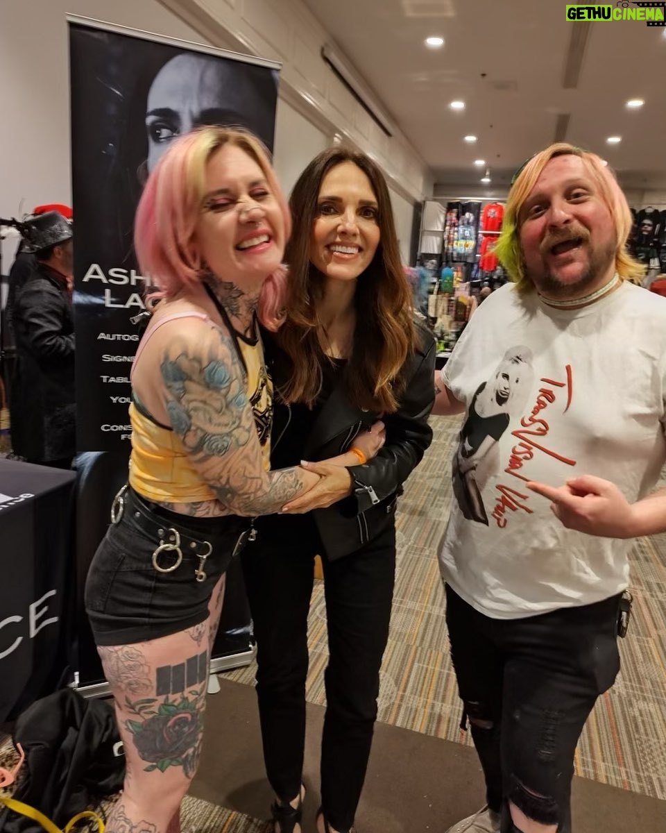 Ashley Laurence - 1.8K Likes - Shenanigans @daysofthedeadhorrorcon
🍀✨💫