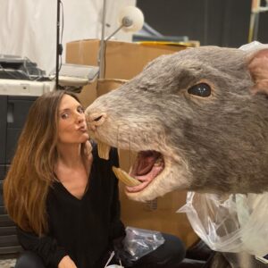 Ashley Laurence Instagram - I made a new friend on the set of @creepshowtv . 
What should I name him? 
💕🐀🎉 

. 

. 

. 

. 

#horrormovies #horrorclub #horrorfilm #horrorfilms #horrormovie #horrormovies #horrorgeek #horrornerd #horrorjunkie #horrorfan #horrorfans #horrorlife #horrorgram #instahorror #horrorfamily #horrorobsessed #ilovehorror #horrorfam #horrorlover #horror #hellraiser
