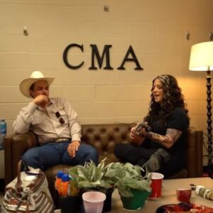 Ashley McBryde Instagram - Singing this Dennis Linde hit with @zach_top was such a fun time! Y’all go check out Zach’s new album… He’s REAL country !