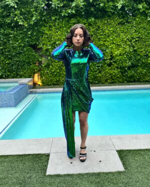 Ashley Platz Instagram - It’s giving underwater superhero. And a little mess. #HairFlip @nadinemerabi