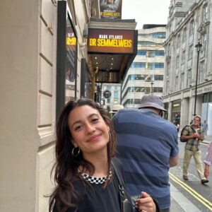 Ashley Reyes Instagram - Big ol’ London dumpy ❤️