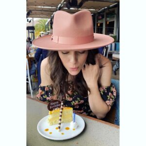 Ashlynn Yennie Instagram - Feeling all the 💕💕💕today !! I’ve also decided to start saying I am 40 so people tell me how good I look 😜.... #birthday #love #anotheryear #celebrate