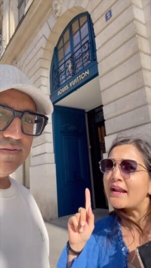 Ashneer Grover Instagram - Woh French luxury brand hi kya jiska naam aap theek se le sako ! ‘R’ to pata nahi roll hue ki nahi - kuchh French brand founders ki aisi pronunciation sun ke laashe kabar mein zaroor roll ho gayi hogi @madsj30 

#louisvuitton #zadigetvoltaire #goyard #isabelmarant #guerlain #chloe #paris #france