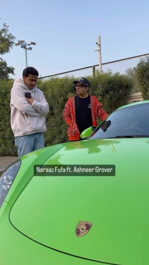 Ashneer Grover Instagram - 2 seater ko Gadi bata raha hai fufa ko pata na hai kyaa 😤
.
.
.
.
#naarazfufa #ashneergrover #funny #comedy #memes #porche #rich #enterpreneur #trending