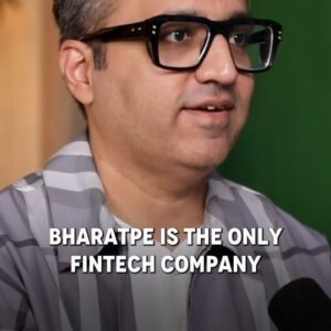 Ashneer Grover Instagram - Kya aap jaante ho BharatPe akeli Fintech Company hai jisko RBI se Bank License mila hua hai. 🤯

@ashneer.grover se jaaniye unhone yeh kaise kiya aur yeh Achievement Special kyun hai?

Source - #TheRanveerShowहिंदी Episode 130 

#banks #bharatpe #BeerBiceps