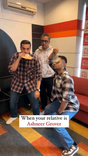 Ashneer Grover Instagram - Happiness is when @ashneer.grover is your rich relative 😂

@rjkisnaa @radiokarohan

#doglapan #ashneergrover #trendingreels #dusyabus #redfmindia