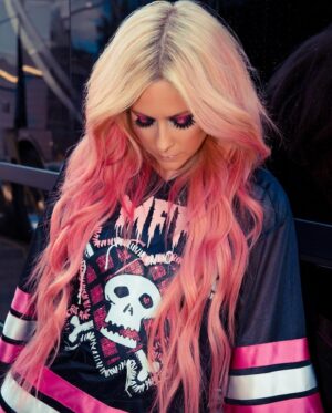 Ashton Michael Instagram - 💞☠️ AVRIL ☠️💞
.
@avrillavigne goes  pink again in custom Ashton Michael PU coated bondage trousers and a nod to her  Canadian roots with AL hockey jersey . 
.
📸 @skylerbarberio 
Hair @laurenbateshair 
Makeup : @juliadantasbeauty 
Stoning : @riowarner 
.
#ashtonmichael #avrillavigne #mfp