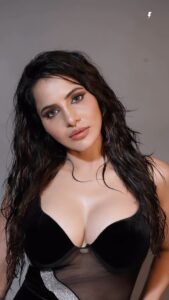Actress Ashu Reddy HD Instagram Photos and Wallpapers August 2024