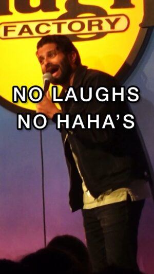 Asif Ali Instagram - ENJOY YOUR HAHAHAHAHAS. 🙏🏽🙏🏽 #standup #comedy #asifali #losangeles #audience #desi #standupcomedy #jokes
