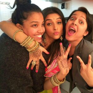 Asin Instagram - My crazy team #ionlyworkwithcuties #shootlife