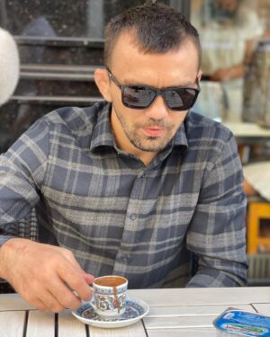Askar Askarov Instagram - Coffee time ☕️🇹🇷#очки #не #мои#