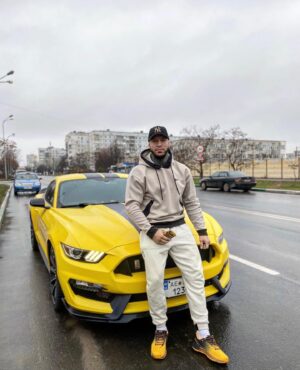 Askar Mozharov Instagram - Yellow 👑Ponny