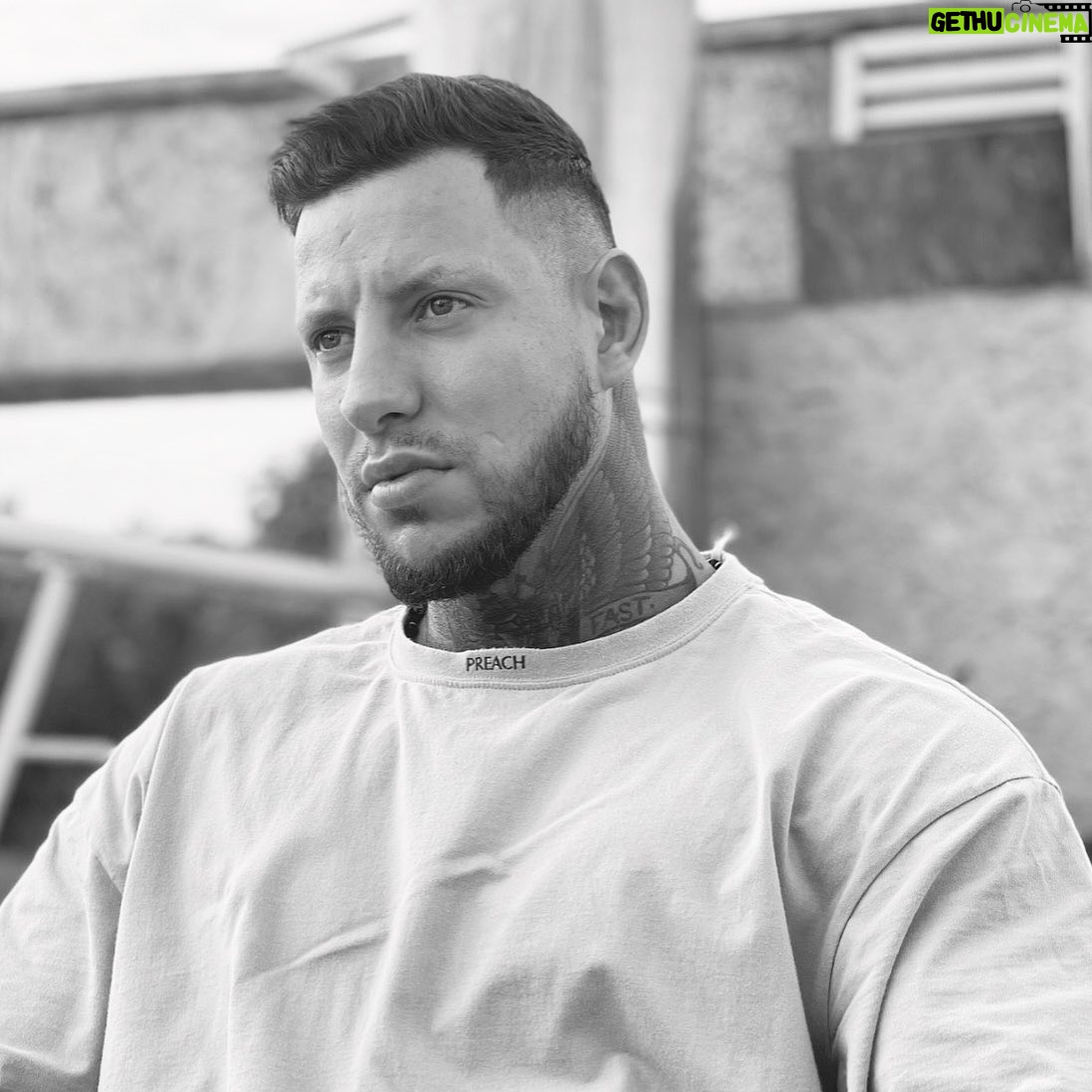 Askar Mozharov - 2.2K Likes -
