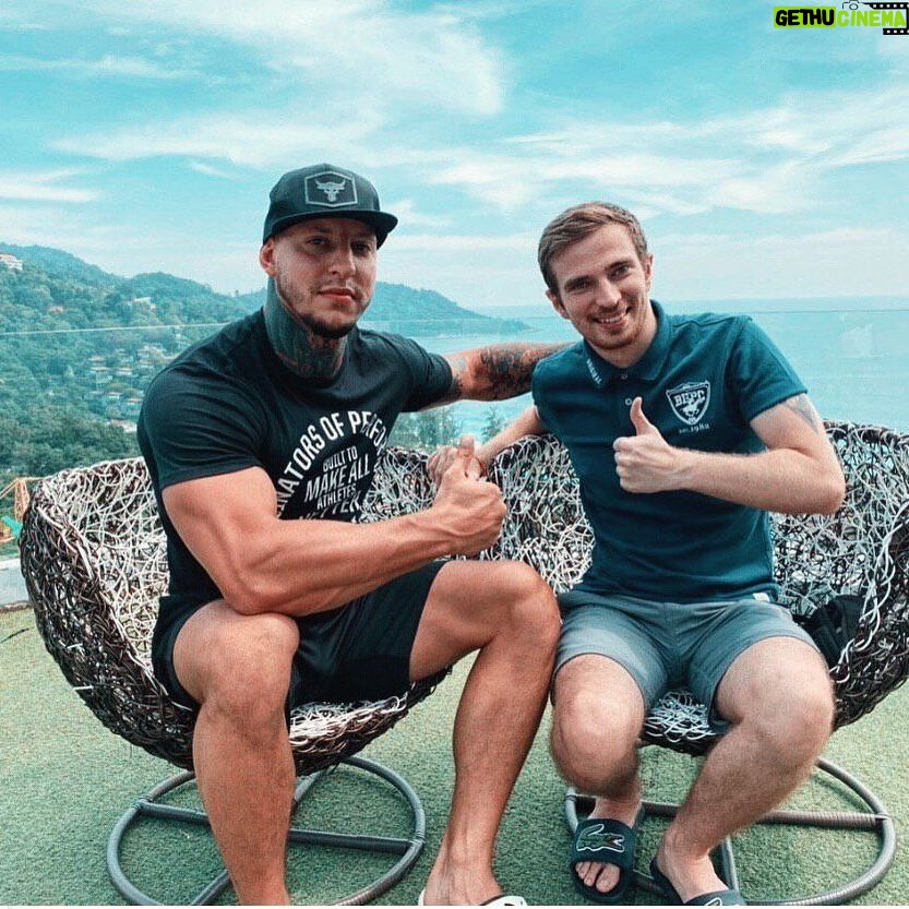 Askar Mozharov - 2.1K Likes - 🔥Всем привет, Меня зовут Аскар Можаров я проффесиональный боец ММА и мы с моим другом промоутером боев Максимом Мернесом (@mernesmax) проводим конкурс, в скором времени в Таиланде пройдет чемпионато, а также бой обладательницы @mila_kuznetsova10 13-го размера груди, который огранизует @mernesmax
Мы решили провести конкурс с призовым фондом 200 тысяч рублей билеты на шоу в Таиланде. Все, что вам нужно - быть подписаным на Макса и на Меня а также в комментариях написать слово участвую и отметить любых трёх друзей. 25 Июля мы подведем итоги конкурса и в прямом эфире выберем побебителей, Дерзайте!
@mernesmax
@askar.mozharov
#АскарМожаров #максиммернес