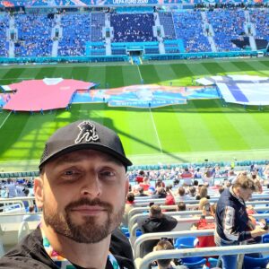 Askold Zapashnyy Instagram - 🇷🇺 Поздравляю нашу национальную сборную по футболу с победой над командой Финляндии. Болели всей душой! Желаю парням дальнейших побед! Ура!!!
🇬🇧 I congratulate our national soccer team on the victory over the Finnish team. We were worried from the bottom of our hearts! I wish the guys further victories! Hurray!!!
#УЕФА #Евро2020 #футбол #болеемзанаших #россияфинляндия #победа #UEFA #EURO2020 #soccer #russiafinland