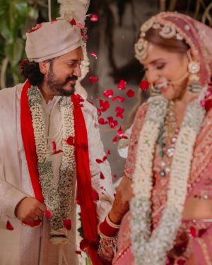 Asmita Sood Instagram - “Be foolishly in love,because love is all there is.” ♥️ 
Outfit : @rimpleandharpreet 
Jewellery : @raabtabyrahul 
MUA : @chandnisinghstudio 
Photographer : @epicstories.in 
Wedding Planner : @mpirevents 
#chasingsunsetsforever #foreverandbeyond #infinitelove #mrandmrs #love