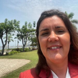 Assunção Cristas Instagram - Sempre bom este calor de Luanda!
