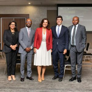 Assunção Cristas Instagram - Estou em Maputo na Conferência: “ESG no contexto de Moçambique”, organizada pela VdA - Vieira de Almeida e o escritório parceiro local - GDA. 

Tive muito gosto em participar como Keynote Speaker e como moderadora de um painel com a temática: "Tendências Climáticas e Ambientais". 

#Moçambique #Maputo #Clima #Ambiente