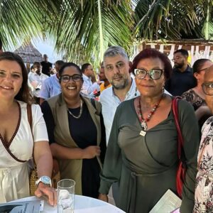 Assunção Cristas Instagram - Está calor em Cabo Verde! Estou cá para a Conferência ESG no contexto do país, clima e oceano. Agora, é tempo de participar no lançamento de um livro sobre Governança da Água. #Clima #Oceano #CaboVerde