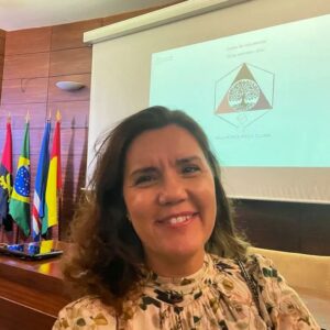 Assunção Cristas Instagram - Uma bela maneira de começar o meu dia de anos: a assinar o manifesto das Mulheres pelo Clima na @cplp_secretariado.executivo. O meu desejo é que mais se juntem e que esta iniciativa cresça e dê frutos! #CPLP #MulherespeloClima