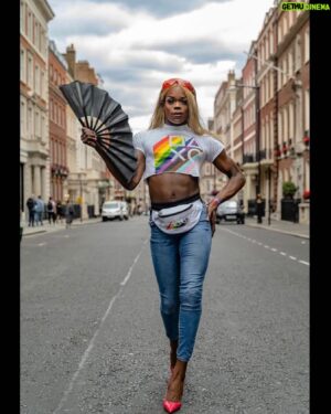 Asttina Mandella Instagram - It’s time for all us Colour Warriors to Unite as London Pride is Upon Us! Wishing everyone a fabulous and wonderful Pride! 🏳️‍🌈🏳️‍⚧️ 

Last year I had the Pleasure to work with @playstationuk for @prideinlondon! And she back again this year, channeling a special iconic PlayStation Character.

HAPPY LONDON PRIDE!! #londonpride #prideinlondon #lgbtq #playstation #gaymers
