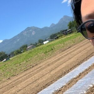 Asuka Kudo Instagram - 皆様お元気ですか？？
暑い日が続いてるので熱中症にお気をつけください🙇
今年の農業は苦戦続きで学ぶことが多く楽しさが増してます😏笑
色々皆さんに報告できることが増えそうなのでお楽しみに✨
みんな！！
健康第一よ💪

#農業#暑すぎ#健康第一
#ピンチはチャンス
#水分補給はこまめに
