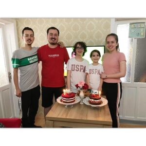 Ata Berk Mutlu Instagram - Doğum günümü kutlayan herkese çok teşekkür ederim... 😇✨🎉🎈🎁 İyi ki varsınız ! Sizi çok seviyorum. ❤️
