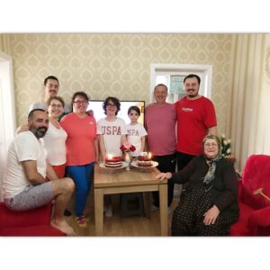 Ata Berk Mutlu Instagram - Doğum günümü kutlayan herkese çok teşekkür ederim... 😇✨🎉🎈🎁 İyi ki varsınız ! Sizi çok seviyorum. ❤️