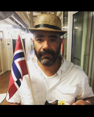 Atle Antonsen Instagram - Wow! I dag er guttungen femti! Det hippes heftig herfra. @goldeninsta
