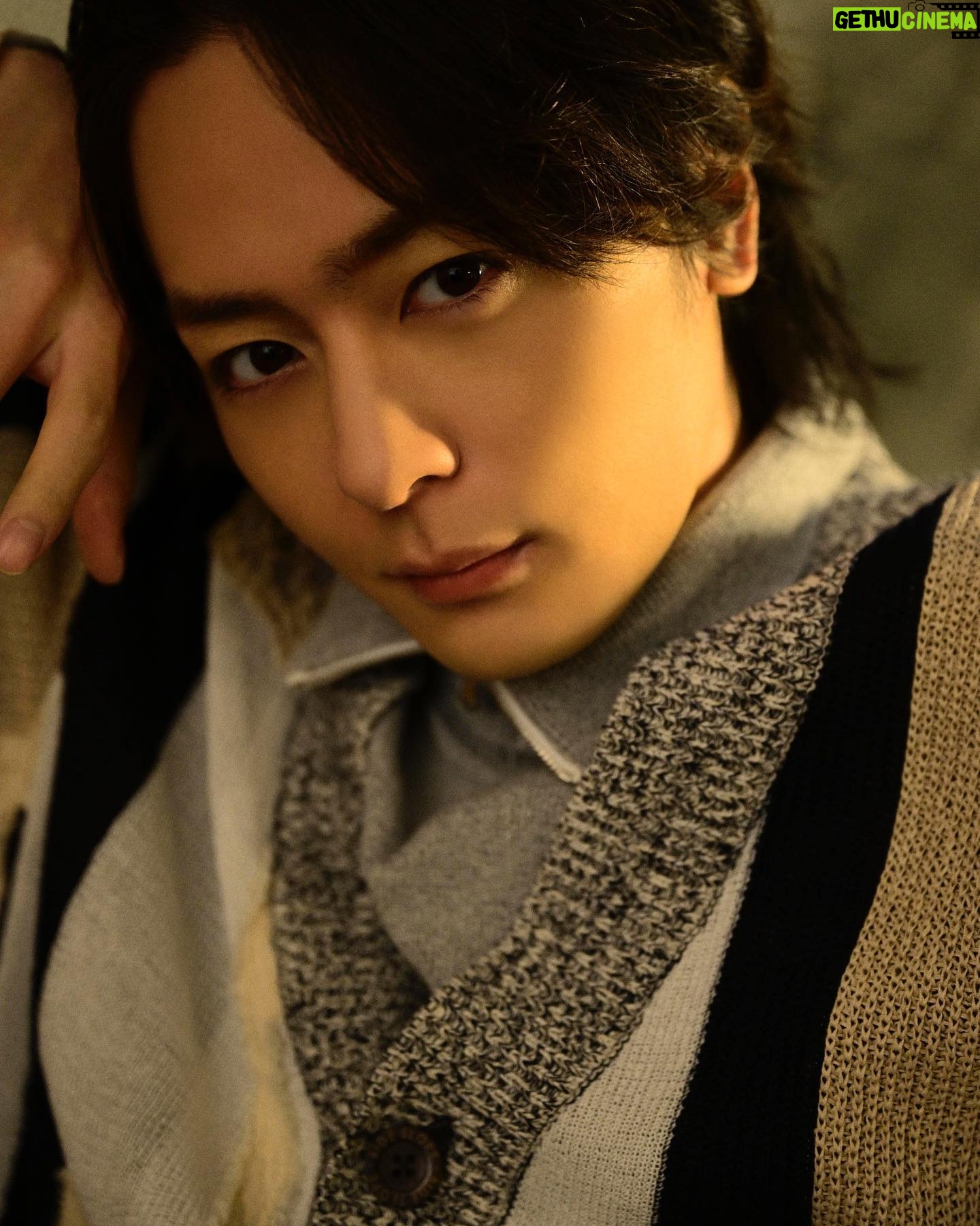 Atsuhiro Inukai - 36.7K Likes - TVガイドdanアザーです。
関係ないのですが
今年で上京10年目ということで
「強者の集い〜力を求めて」という
ファンミーティングを行います。
僕のファンクラブサイトから応募できるので
興味ある方は是非、ご応募ください。
そして引き続き、ひともんちゃくなら喜んで!とワタサバが放送中なのでそちらもチェックよろしくお願いします。
あーい。
#犬飼貴丈#tvガイドdan#ソファの座り方間違えた人#強者の集い#力を求めて#power#speed#technic#東京#ひともんちゃくなら喜んで#ワタサバ