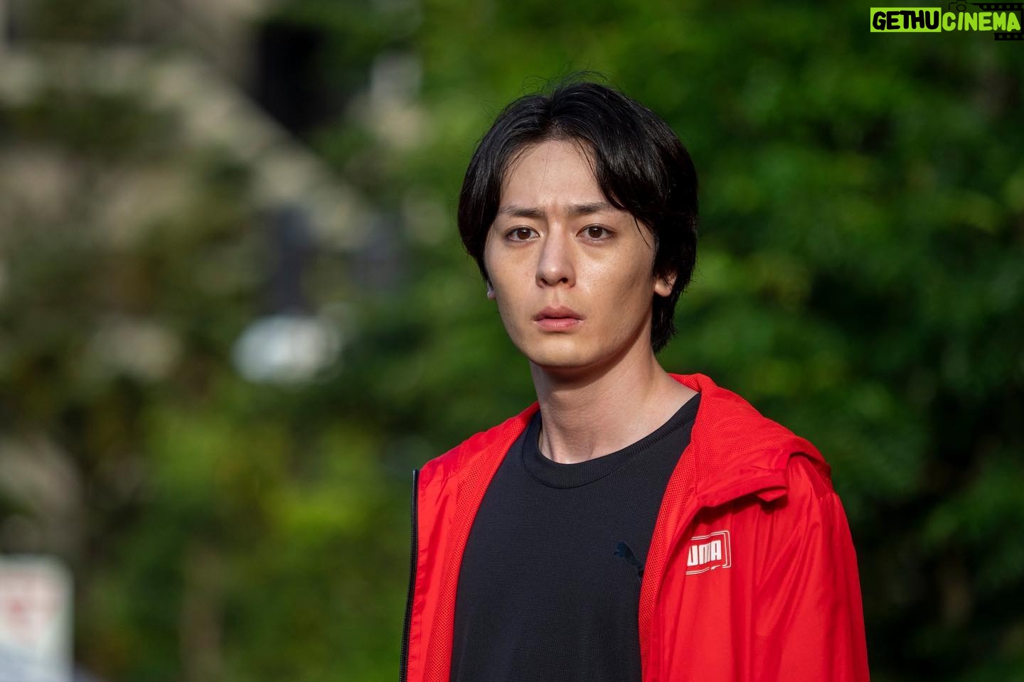 Atsuhiro Inukai - 34.6K Likes - Netflixシリーズ「金魚妻」が2/14よりNetflixにて全世界独占配信開始です!出てます!
2/15(火)18:00からはNetflix Japan公式Youtubeにて配信記念イベントを実施しますので、そちらもぜひご覧ください!(僕はいません!)
#金魚妻#犬飼貴丈#ネットフリックス#ネトフリ#netflix#伴走妻#この撮影期間#少なく見積もっても#日本一周できるくらいの距離#走りました#伊能忠敬