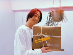 Atsuhiro Inukai Instagram - JUNONBOYになって今年で10年。
長いようで短かったなぁ。
編集部からTシャツいただきました。
#犬飼貴丈#ジュノン#junon#生みの親#ジュノンボーイ#もうボーイと言える歳ではない#junonman#二次面接で言われた言葉は#眉毛を剃るな