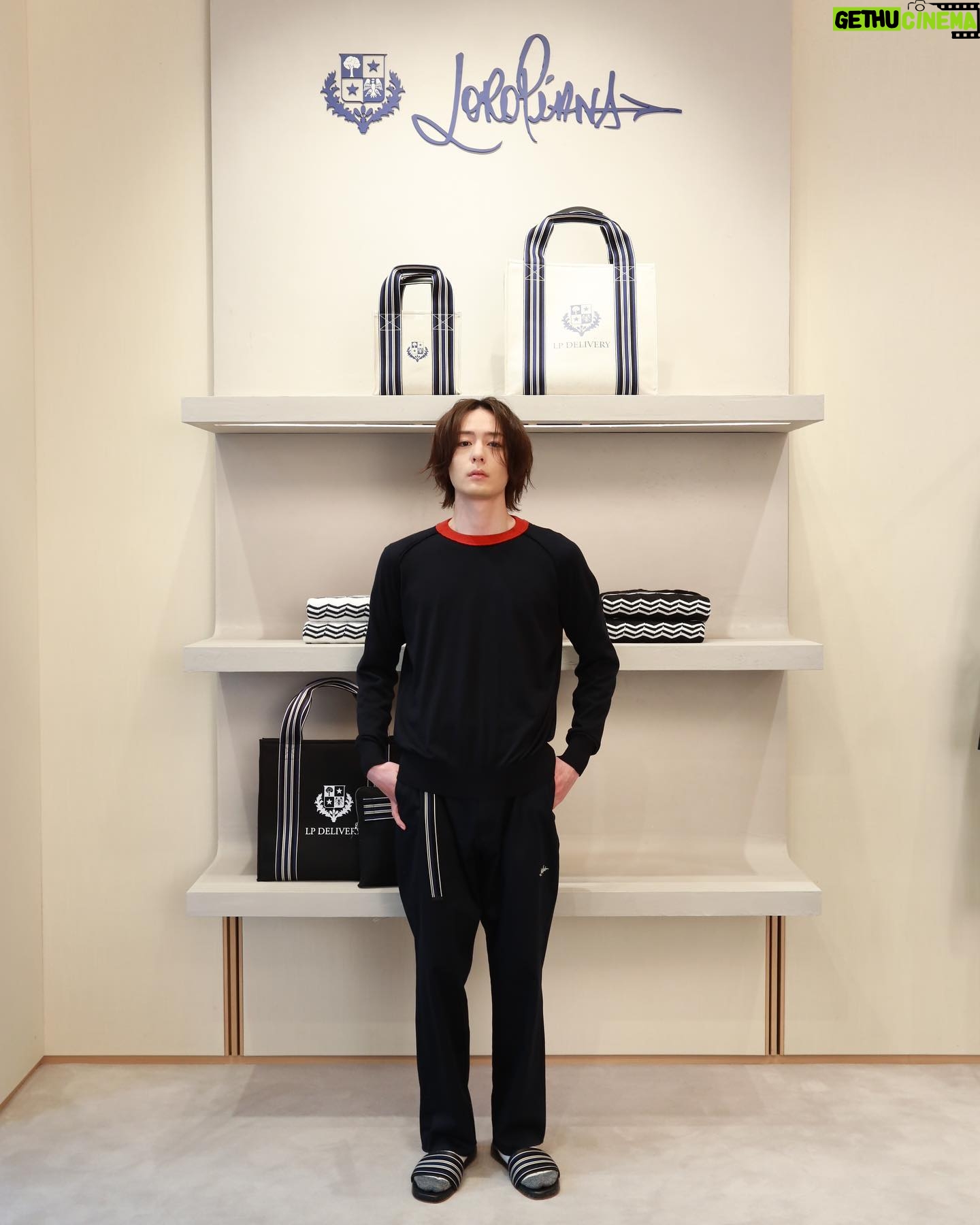 Atsuhiro Inukai - 47.1K Likes - Loro Pianaにて。
沢山の洋服、カルチャーに触れられて幸せ
ストリートテイスト。
@loropianaofficial
#fujiwaraxloropiana#loropiana#inupiana#銀座#銀座ってだけで#緊張する#アイムフロム#徳島