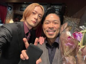 Atsuhiro Inukai Instagram - 今夜23時59分から
ケイ×ヤク第7話放送です！
放送時間は戻って23時59分からです！
中村のアニキと撮りました。
#ケイヤク#犬飼貴丈#俄に信じ難いが#中村のアニキとは#裏では仲良し#事実は#小説よりも奇なり