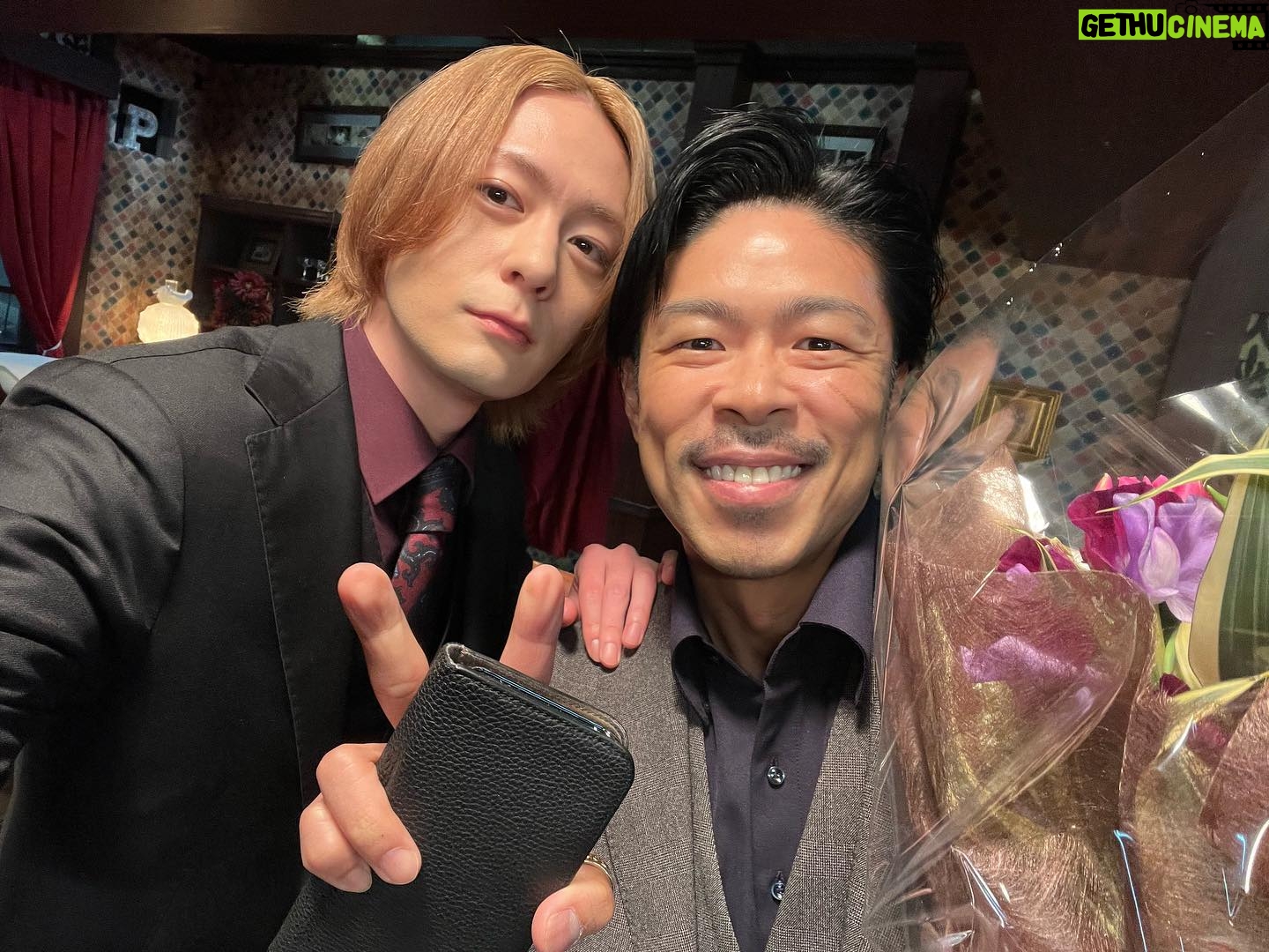 Atsuhiro Inukai - 36.8K Likes - 今夜23時59分から
ケイ×ヤク第7話放送です!
放送時間は戻って23時59分からです!
中村のアニキと撮りました。
#ケイヤク#犬飼貴丈#俄に信じ難いが#中村のアニキとは#裏では仲良し#事実は#小説よりも奇なり