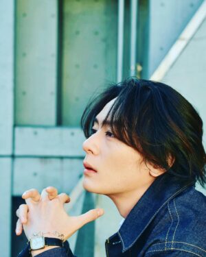 Atsuhiro Inukai Instagram - How are you?

CLASSY other
旅サラダin札幌

ありがとうケニー🦀
#犬飼貴丈#classy#旅サラダ#蟹#札幌#雪#俺#寒#苦手