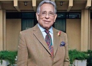 Atul Kochhar Instagram - Mr PRS Oberoi - the legend and true hotelier has left this world. It's been an honour to start my hospitalitly career under his legacy. I can say on behalf of many to him - Sir, thank you for your service to the hospitality industry and your country. May you rest in peace now. 🙏🏽💔

#oberoihotels #theoberoi #oberoinewdelhi