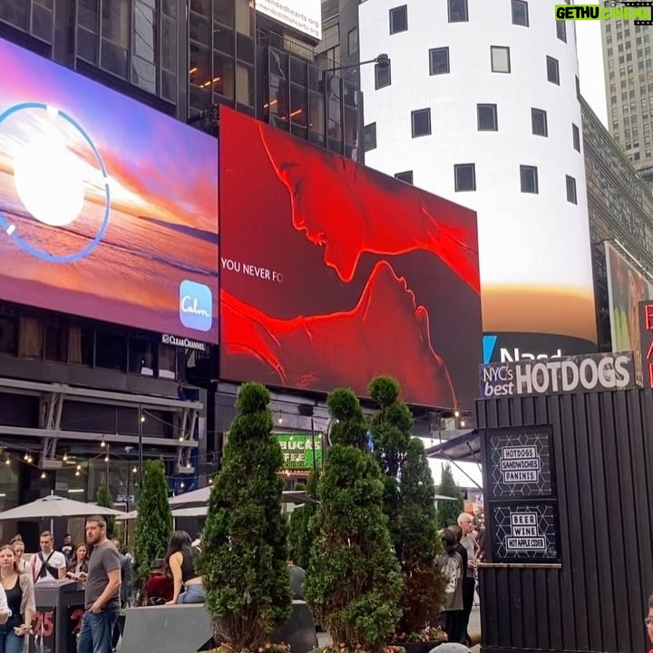 Aubin Wise - 4.3K Likes - We’re in TIMES SQUARE!