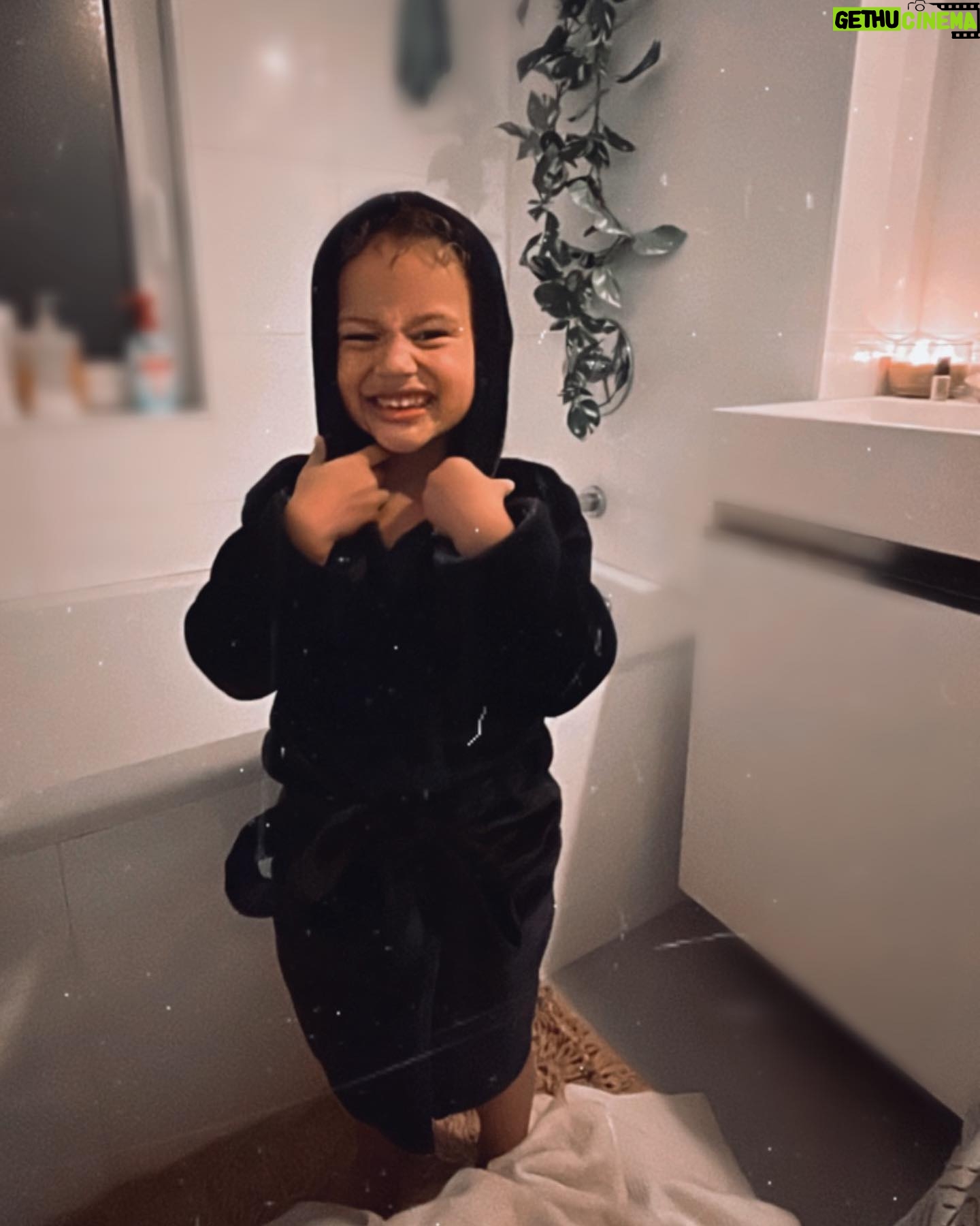 Aubin Wise - 2K Likes -