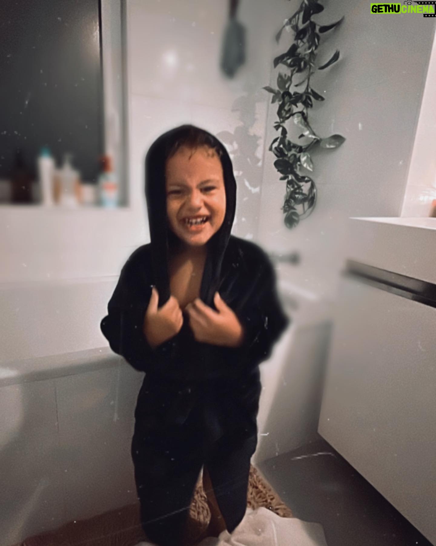 Aubin Wise - 2K Likes -