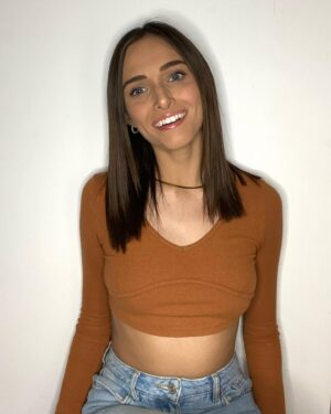 Audrey Blanchet Instagram - Retrouver mon brun naturel et mes petits cheveux qui redeviennent en santé grâce à @hairbysabryna🤎
