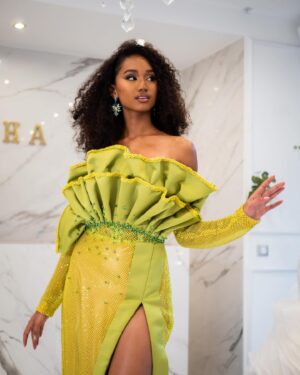 Audrey Ho-Wen-Tsaï Instagram - Cela fait maintenant 3 jours que nous sommes sur le territoire Guyanais et je suis tellement heureuse et fière de voir que les filles s’amusent et apprécient ce qu’elles vivent ,🥰🥰

Je n’ai eu que de bon retour de leur part et ce n’est que le début j’ai hâte que nous puissions découvrir la suite du séjour🤍

Le meilleur reste à venir !!✨

👗 @beneishaparis 
💄 @lindzyparis 
👠 @bellopasso_chaussures_et_sacs 
📸 @theblack._royalty 

#missguyane2023 #enroutepourmissfrance #green #frenchguiana🇬🇫