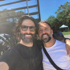 Augusto Garcia Instagram - Ele foi o Preparador de Elenco do meu personagem, Áquis. Um artista dedicado, sensível e apaixonado pela arte de atuar. Muito obrigado por essa parceria e por todas as outras já vividas  @obaumgratz! 

#preparacaodeelenco #série #novela #seriereis #sériereis #reiáquis #reiaquis #seriellaproductions #recordtv