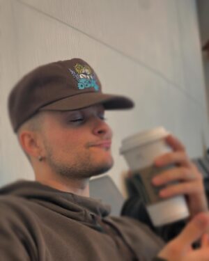 Augusto Schuster Instagram - Life is good ✈️☕️😌