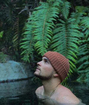 Augusto Schuster Instagram - El Sur de Chile y sus maravillas ✨🌱🍃 @termaselrincon Gracias por hacer de este viaje aún mas especial.. 💚 Gorrito pa la 👨🏻‍🦲