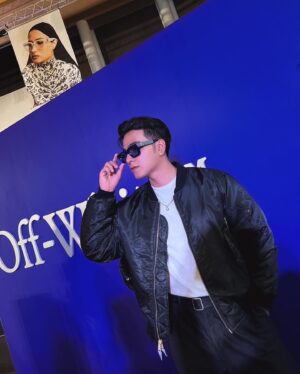 Aukkarat Jittasiri Instagram - Off-White คอลเลคชั่นใหม่ ต้อนรับซัมเมอร์ แมทช์ลุคไหนก็เท่ 🕶️🔥

#offwhite 
#offwhitebangkok 
#offwhitethailand 
#offwhiteeyewear 
#eyelinkvision 
@eyelinkvision_thailand