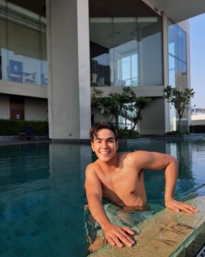 Aukkarat Jittasiri Instagram - 🏊🏻‍♂️💦☀️