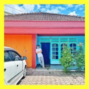 Aulion Instagram - ⭐️Pulang Kampung ⭐️ Kalo udah di Temanggung, siapa yang mau pulang? Udah adem, asri, bikin lupa waktu. Gak cuma dingin, tapi hangatnya sambutan orang-orangnya.

Ternyata banyak banget yang bisa dieksplor yah, kayaknya kemarin baru 5% dari Temanggung deh 🤣 berarti next time harus lebih keliling-keliling ya buar nikmatin Temanggung sepenuhnya~ Lagipula saat ini fokusnya ketemu keluarga aja sih, bahkan sempet jaga toko! Jadi gak sabar buat planning jalan-jalan lagi di sini. Ada yang orang Temanggung? Ada rekomendasi gak?
