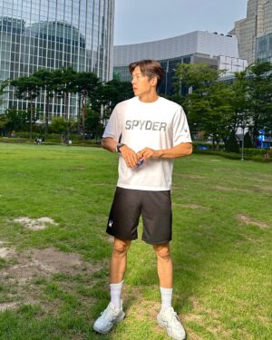 Austin Kang Instagram - 2024 lotte aquathlon done!☑️ what race is next before October triathlon course? 🏃🏻‍♂️🚴🏊

#스파이더, #2024롯데아쿠아슬론, #스파이더러닝화, #MXDAB, #MXDAB러닝화