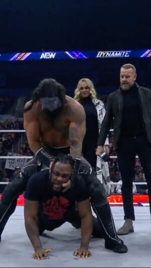 Austin Matelson Instagram - Killswitch @luchasaurus ripped off a chunk of AEW World Champion @swerveconfident’s hair during #AEWDynamite!